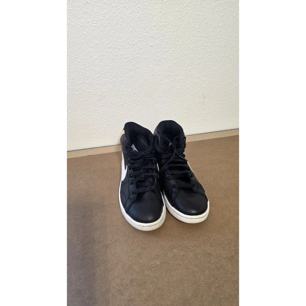 Nike court royale